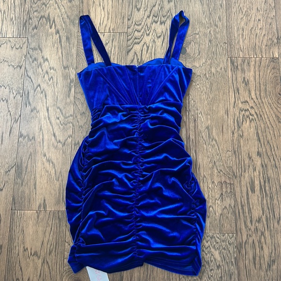 XinFSh Women's V Neck Sleeveless Velvet Strap Bodycon Ruched Club Party Dress - Picture 3 of 3